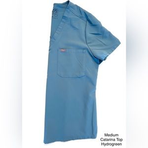 Figs Catarina Top. Size Medium ,Hydrogreen